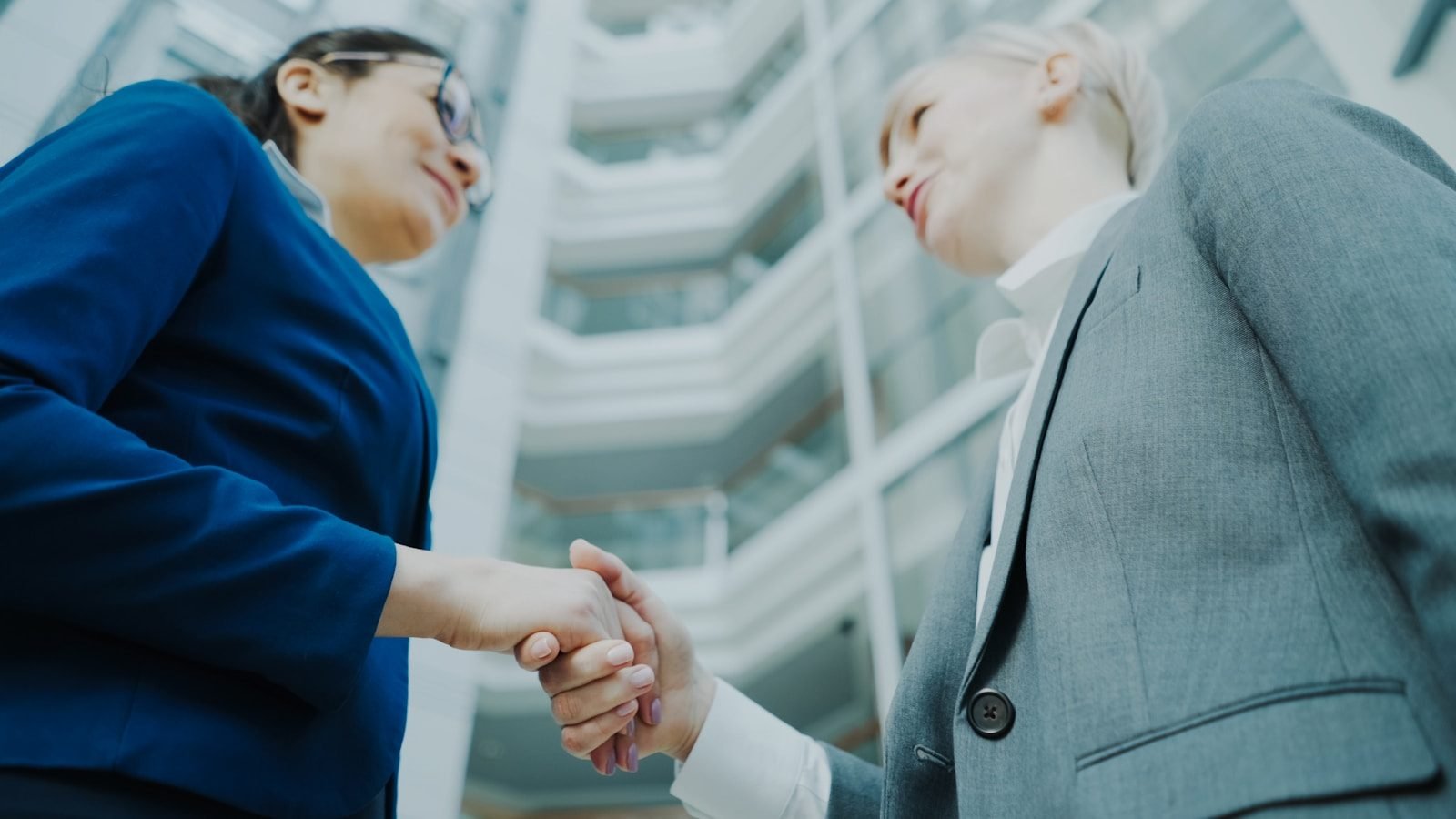 Job Seekers: How to Stand Out When Applying for Warehouse Jobs